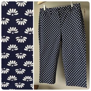 TALBOTS perfect skimmer slim leg patterned capris pants in navy blue and white